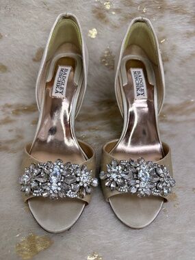 Badgley Mischka Ivory Satin Bedazzled Wedding Shoe Size 6.5